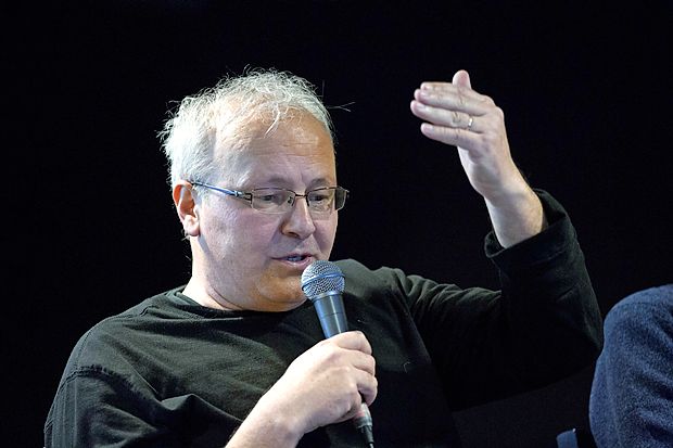 Matej Šurc: “Če se iz zgodovine nič ne naučimo,
smo vedno obsojeni na njeno ponavljanje. A
zgodovina je učiteljica vedno le za tiste, ki se želijo
učiti.”