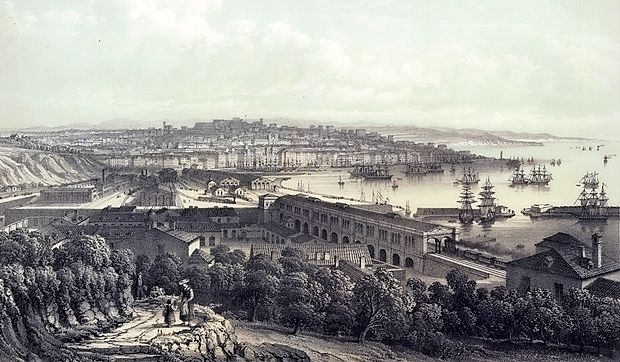 Zaključek proge JŽ v Trstu leta 1857. Na sliki je lepo vidna galerija za vlak, ki so jo zgradili zaradi neposredne
bližine lazareta z bolniki v karanteni, da bi potnike zaščitili pred okužbami z nalezljivimi boleznimi.
