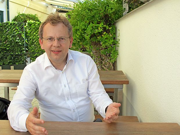 Zgodovinar dr. Andrej Rahten se po štirih veleposlaniških
letih na Dunaju vrača v Slovenijo.