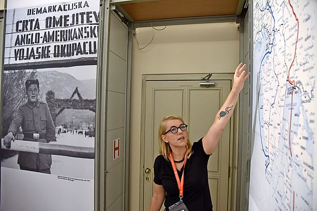 Razstavo je pripravila direktorica Muzeja novejše zgodovine
dr. Kaja Širok.