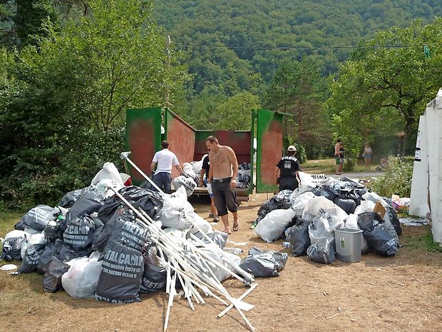 Največji festivali namenjajo z ločenim zbiranjem odpadkov pozornost tudi ekologiji.
