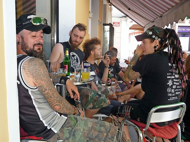Metalci so za Tolmince prvovrstna atrakcija in dobri potrošniki.