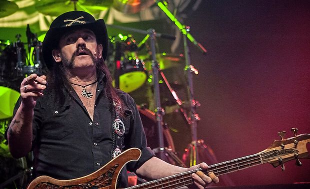 Znanstveniki v londonskem Prirodoslovnem muzeju so izumrlo vrsto krokodila, ki je v obdobju jure živela v morju,
poimenovali po leta 2015 preminulem pevcu skupine Motorhead Ianu Lemmyju Kilmistru.