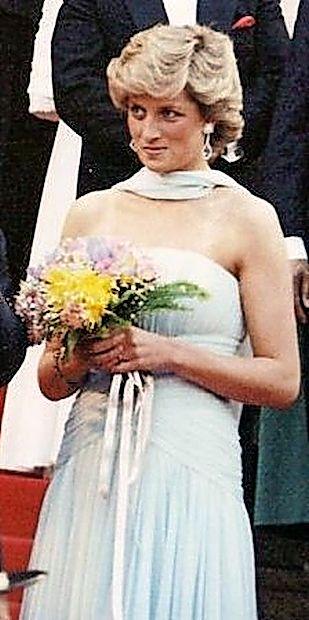 Princesa Diana v Cannesu.