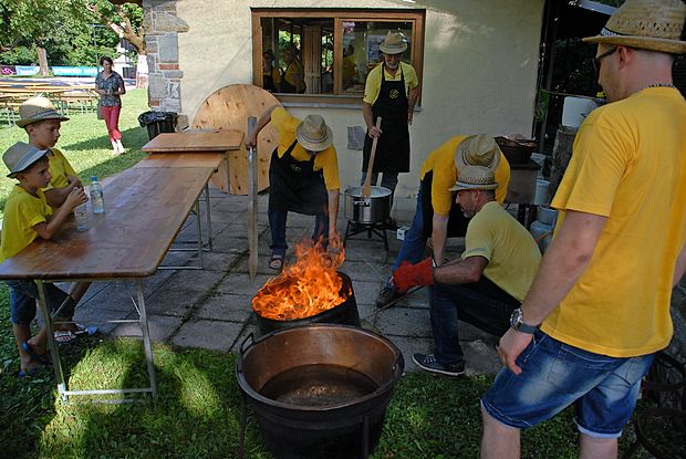 Zato so danes v Ozeljanu “malo zakurili” ...