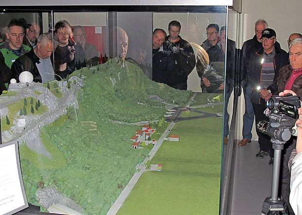 Tako je zdaj v vojaškem muzeju v Pivki videti 144-krat
pomanjšana letalska baza Željava.