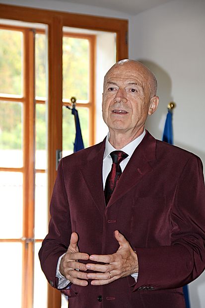 Priznani leonardist in direktor muzeja Museo Ideale Leonardo
da Vinci v mestu Vinci Alessandro Vezzosi je pojasnil, kaj je
Leonarda pred dobrimi 500. leti pripeljalo v Vipavo.