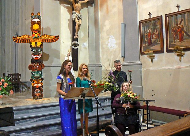 Drugi večer 38. sezone festivala Kogojevi dnevi so oblikovali
(z leve): pianistka Tatjana Kaučič, dramska igralka Saša
Mihelčič, klarinetist Dušan Sodja in pesnica Maja Munih.