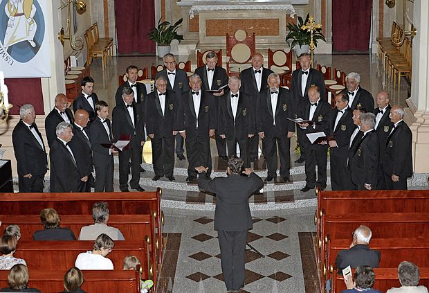 Moški pevski zbor Provox je ob okroglem jubileju aprila lani
priredil sakralni koncert v župnijski cerkvi sv. Danijela v
Dornberku.