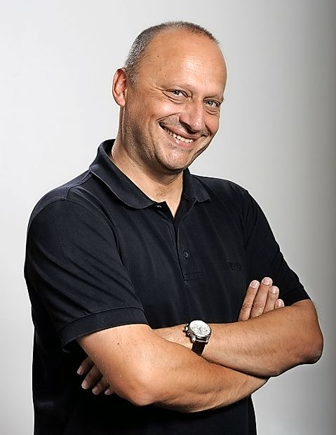 Nagrado za življenjsko delo
bo prejel sloviti direktor Sarajevskega filmskega festivala Mirsad Purivatra.
