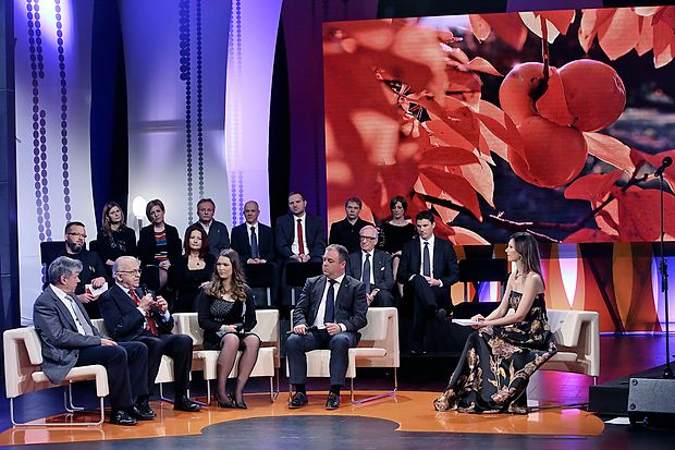 Kosovelov dom se je spremenil v televizijski in radijski
studio.
