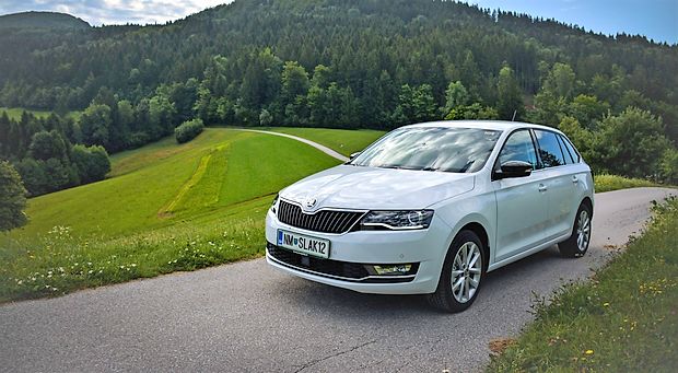 Rapid je oblikovno najbolj racionalna škoda. In taki so tudi
ciljni kupci.