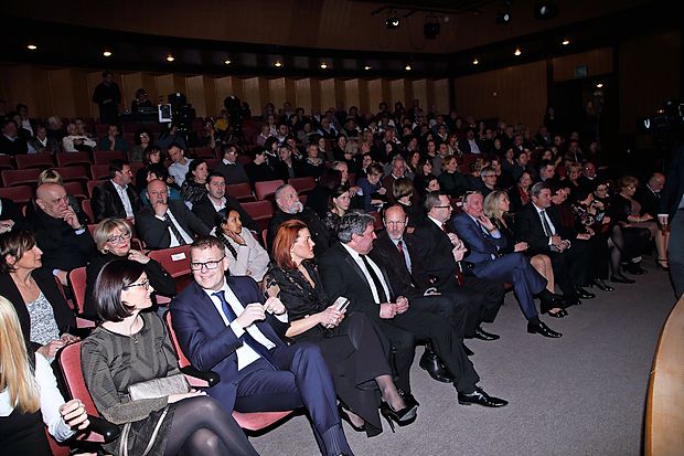 Prizorišče zaključnega večera Osebnosti Primorske 2016 je bil Kosovelov dom, s čimer se je prireditev iz Istre premaknila na Kras.