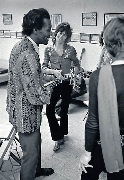 Nasmeh, ki pove vse: Keith Richards iz benda The Rolling
Stones zre v svojega junaka. “Ugasnila je ena mojih velikih
luči,” je Richards tvitnil včeraj.