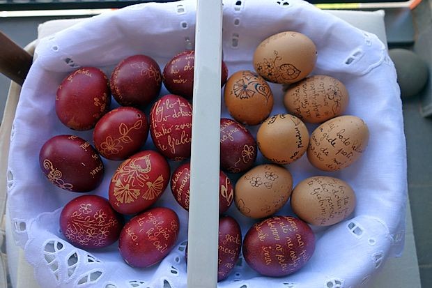 Šempavski pirhi širši slovenski javnosti niso poznani, izdelujejo pa jih v na prvo nedeljo v maju v Poljubinju.