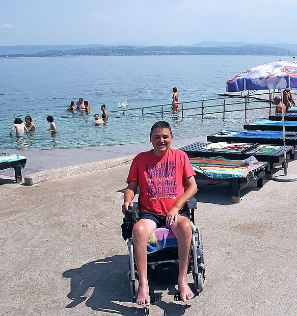 Boštjan Križaj rad zaplava v morju v Izoli. zdravko primožič/fpa