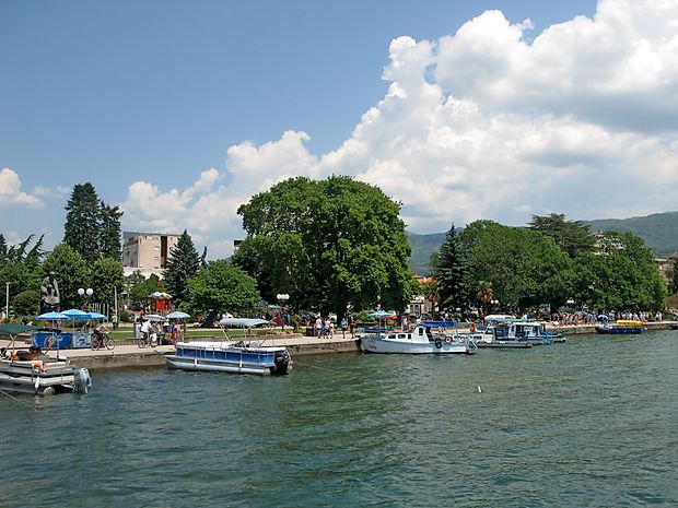 Ohridska riva spominja na Ženevo in Konstanco.