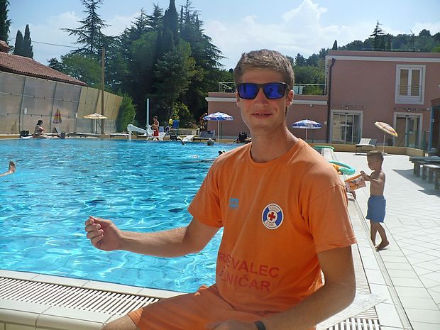 Vid Žabjek, reševalec iz vode, ima rad svoje delo. nataša čepar