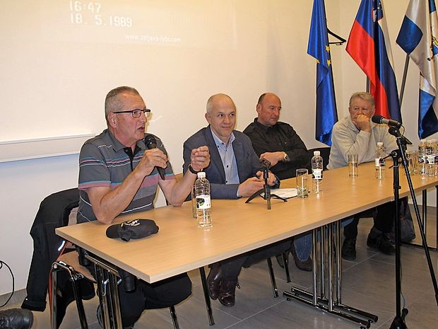 Vojko Gantar, Andrej Lipar in Marjan Žerjal (prvi, tretji in četrti z leve) bi lahko bili soavtorji zgodovine “rupe”.