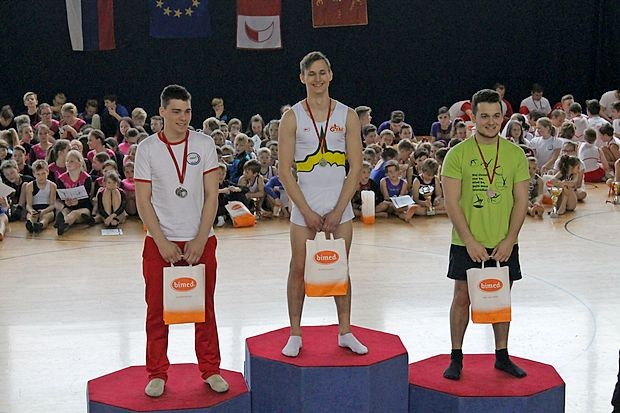 Najboljši člani na 22. prvenstvu Renč. Z leve: David Peras
(Renče), Žan Suša (Gym) in Jaka Zorec (Sokol).