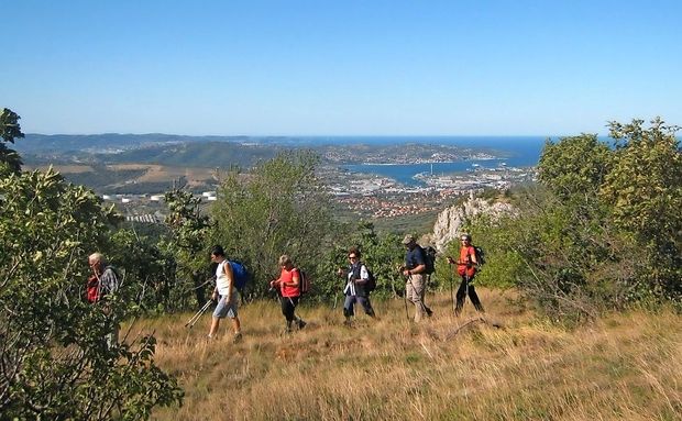Pot vodi tudi nad dolino Glinščice, od koder se v lepem
vremenu ponujajo čudoviti razgledi na Tržaški zaliv.