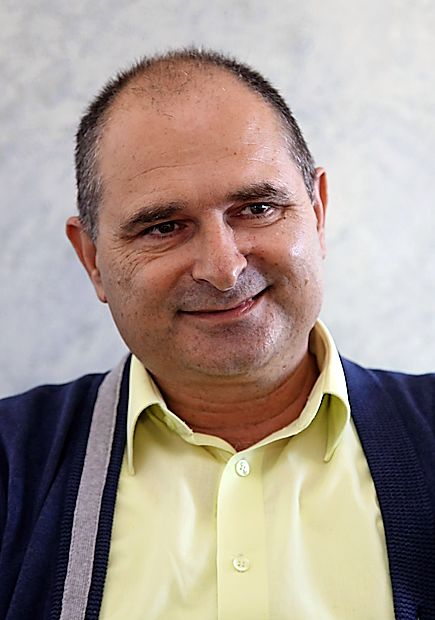 Radivoj Nardin: “Večina na operacijo čakajočih
bolnikov si ne želi biti operirana poleti. Izjema so
le rakavi bolniki.”