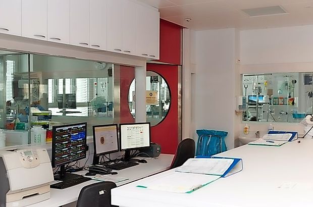 V kratkem bo na prenovljenem oddelku delo z vsemi podatki
povsem elektronsko, brez papirnatih dokumentov.