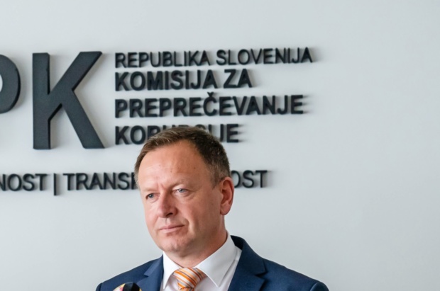 KPK opredelila več korupcijskih tveganj pri zaposlitvi Črnčeca