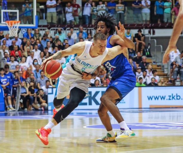 Gregor Hrovat pred tekmo z Izraelom: Politike in športa ne bi mešal