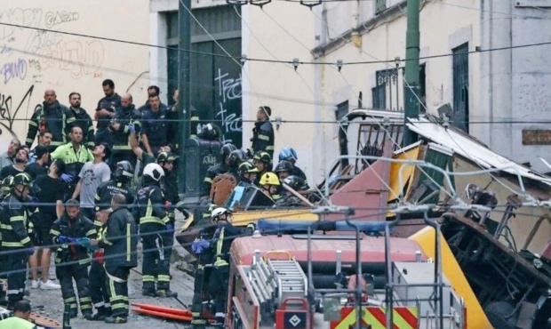 V Lizboni iztiril tramvaj, najmanj 15 mrtvih