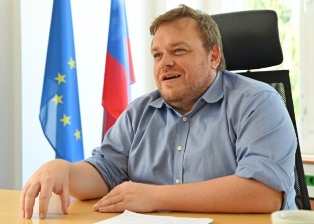 Vložena interpelacija NSi in SDS proti ministru Maljevcu