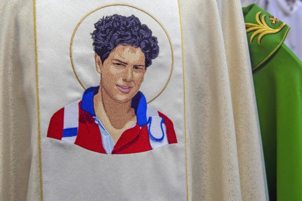 Italijanski najstnik Carlo Acutis bo postal prvi svetnik iz generacije milenijcev