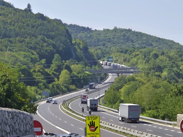 “Kažina” na cestah še ni konec - kje so zastoji ta konec tedna?