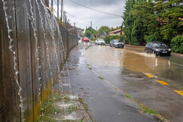 Koprski občini pozivata k prijavi škode po neurju