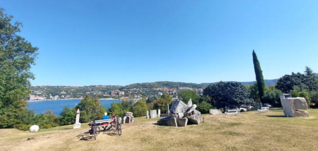 Forma Viva Portorož 2025 povezuje preteklost in sedanjost s kiparskim simpozijem