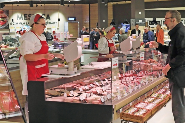 Sindikat: Zaposleni v trgovini na robu svojih zmožnosti