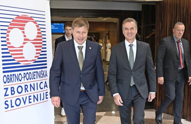 OZS ob obvezni božičnici grozi tudi z državljansko nepokorščino