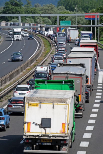 Ribič pojasnjuje težave na primorski avtocesti lokalni skupnosti