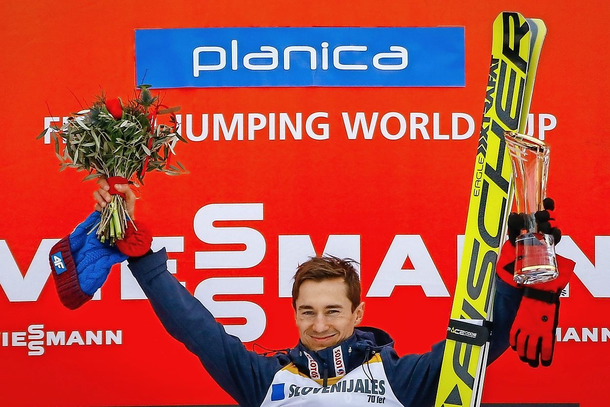 Kamil Stoch Je Zmagal Tudi Na Zadnji Tekmi Sezone V Planici Prevc Osmi Primorske Novice