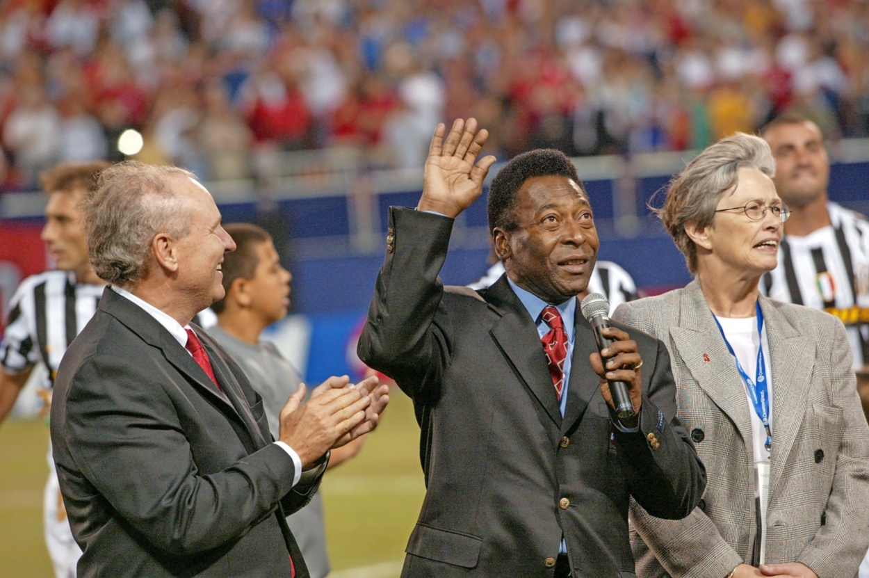 Le légendaire footballeur brésilien Pelé est décédé