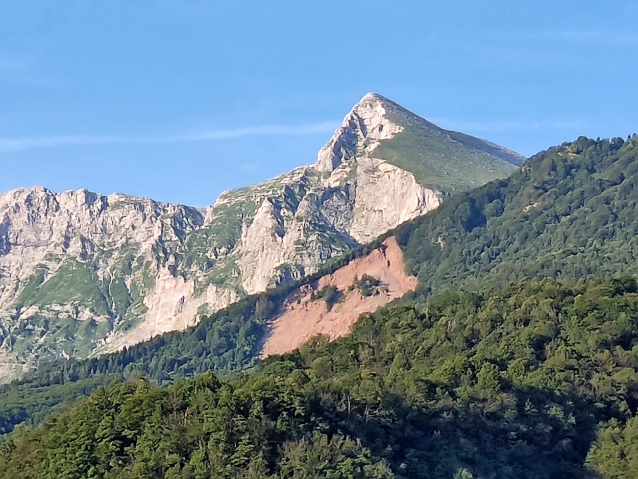 Na Krnu alpinist padel več kot 30 metrov v globino - Primorske novice