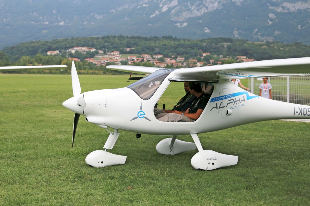 pipistrel-tudi-v-avstralijo-primorske-novice
