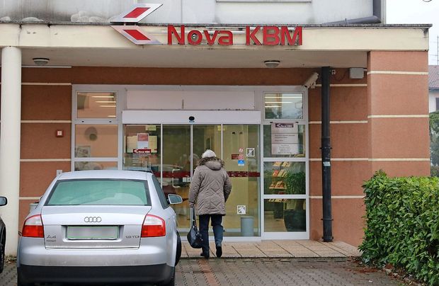 Nova KBM zapira še tri banke