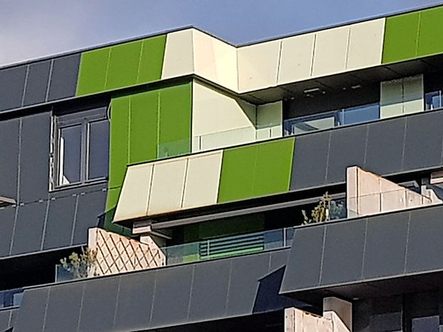 Zaradi sporne poslovne prakse ji grozi deložacija