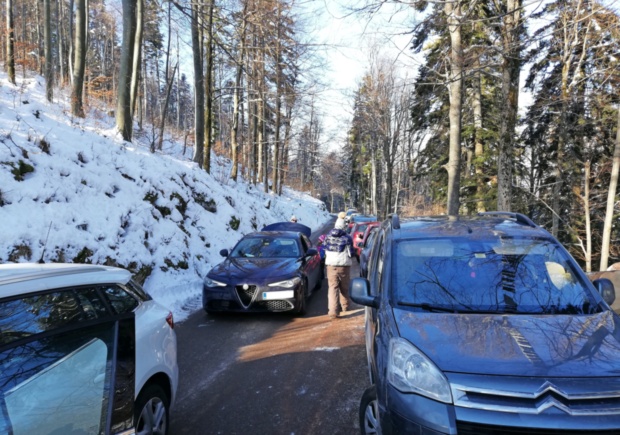 Na Kaliču gneča, lastnik zaprl cesto