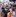 Evo Tomšič (levo) so včeraj s sprejemom na trgu Brolo pred koprsko glasbeno šolo presenetili 
nekdanja učiteljica Lučka Joksić (druga z leve) z učenkami, starši in predstavniki koprske 
glasbene šole. Foto: Zdravko Primožič/Fpa