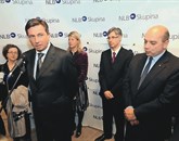 Marca leta 2010 je bilo na odprtju podružnice NLB na Opčinah kar najbolj slovesno, odprl jo je takratni premier Borut Pahor, pozdravil pa tudi takratni tržaški župan Roberto Dippiazza   Foto: Kroma