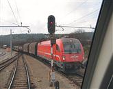Za avgustovsko nesrečo, v kateri sta trčila potniški in tovorni vlak, je kriv strojevodja, pravijo v komisiji Slovenskih železnic (Fotografija je simbolična)  Foto: Helena Race