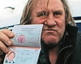 Francoski igralec in po novem tudi ruski državljan Gerard Depardieu je v nedeljo obelodanil, da je zaprosil za alžirski potni list 