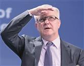 Evropski komisar za denarne in gospodarske zadeve Olli Rehn Slovenijo poziva k odločnemu in naglemu ukrepanju v bančnem sektorju in javnih financah 